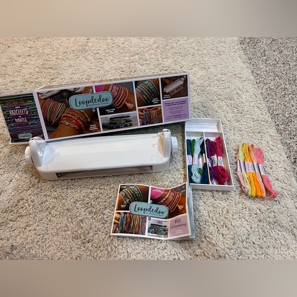 Loopdedoo Friendship Bracelet Maker - Picture 1 of 7